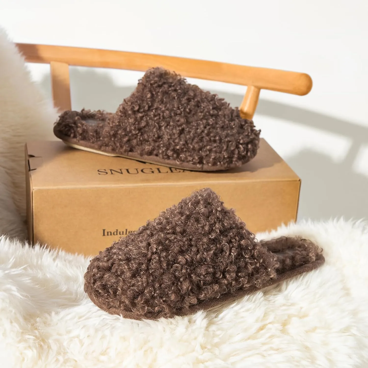 Snug Leaves Women's Scuff Slippers Furry Cute Curly Faux Wool Slip-on Indoor Memory Foam House Shoes